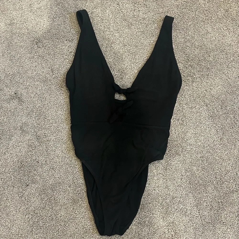 Robin Piccone Women's Black Plunge Knot-Front One-Piece Swimsuit Size 10